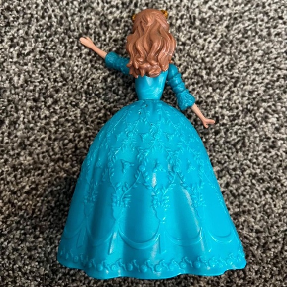 SOFIA THE FIRST QUEEN MIRANDA 5.5" Action Figure Toy - Picture 4 of 5
